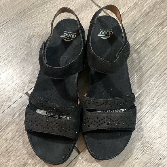 ABEO Gabrielle Black Wedge Leather Rhinestone Detail Adjustable Sandals size 10 - Picture 1 of 12